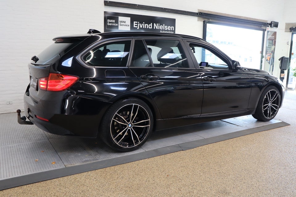 BMW 320d 2,0 Touring aut. 5d
