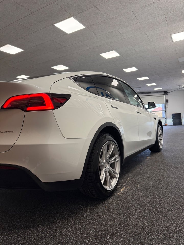 Tesla Model Y Long Range AWD 5d