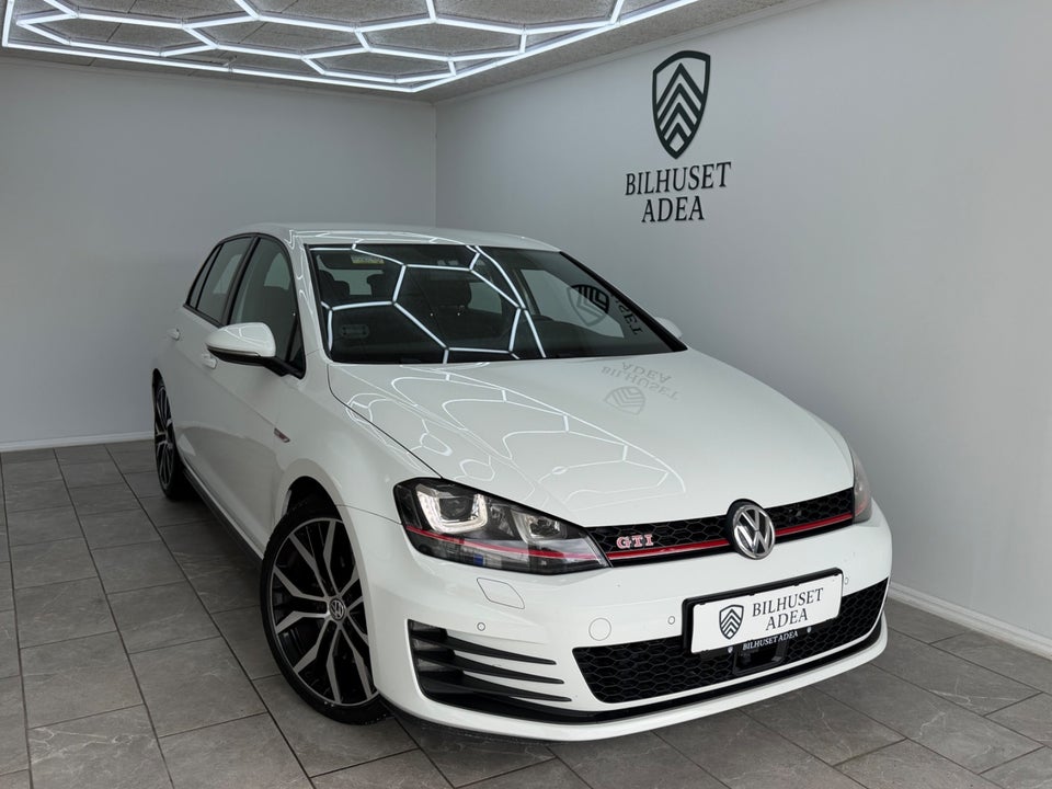 VW Golf VII 2,0 GTi Performance DSG BMT 5d