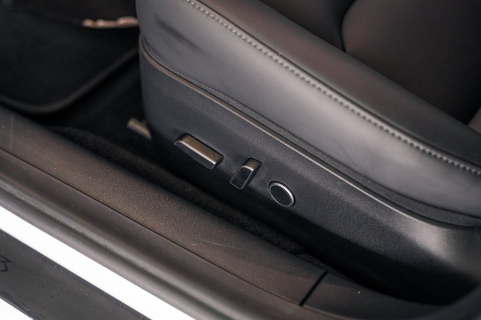 Tesla Model 3 Standard Range+ RWD 4d