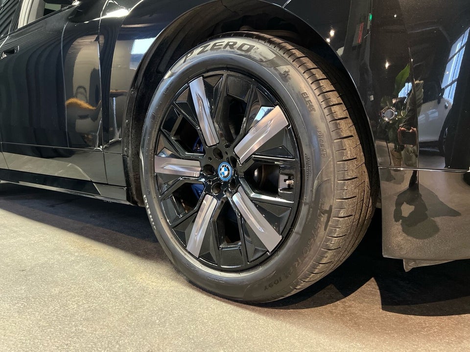 BMW iX xDrive40 5d