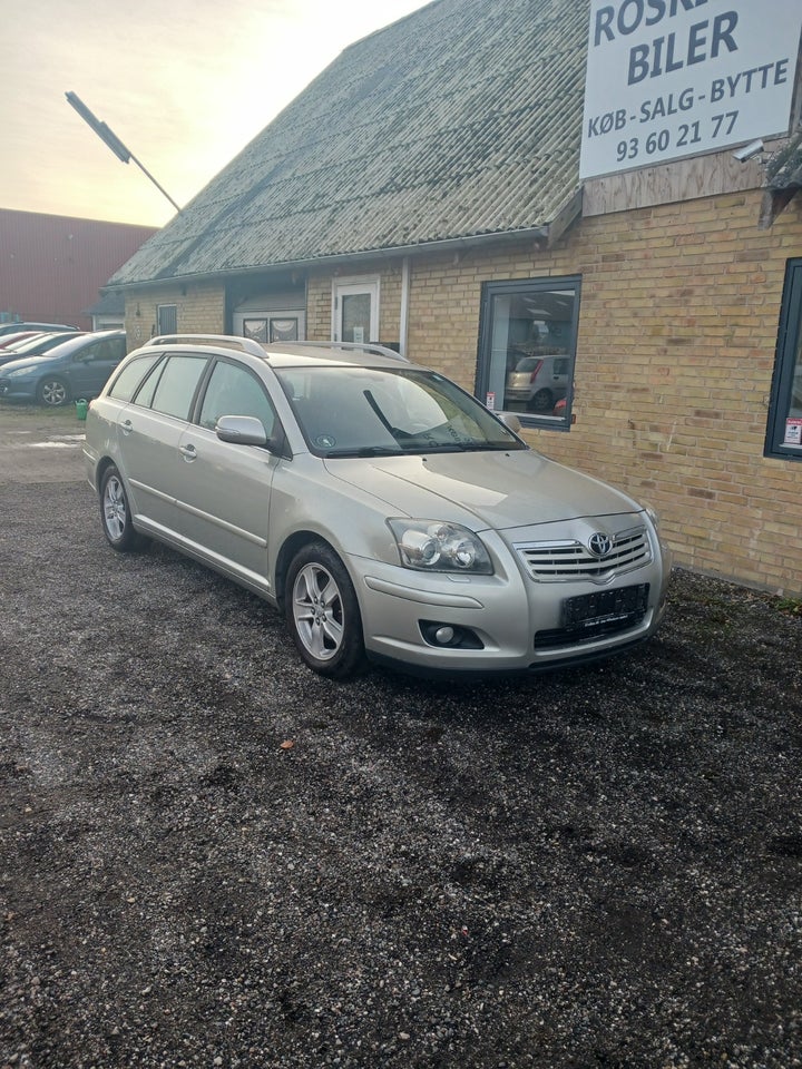 Toyota Avensis 2,0 Sol stc. 5d