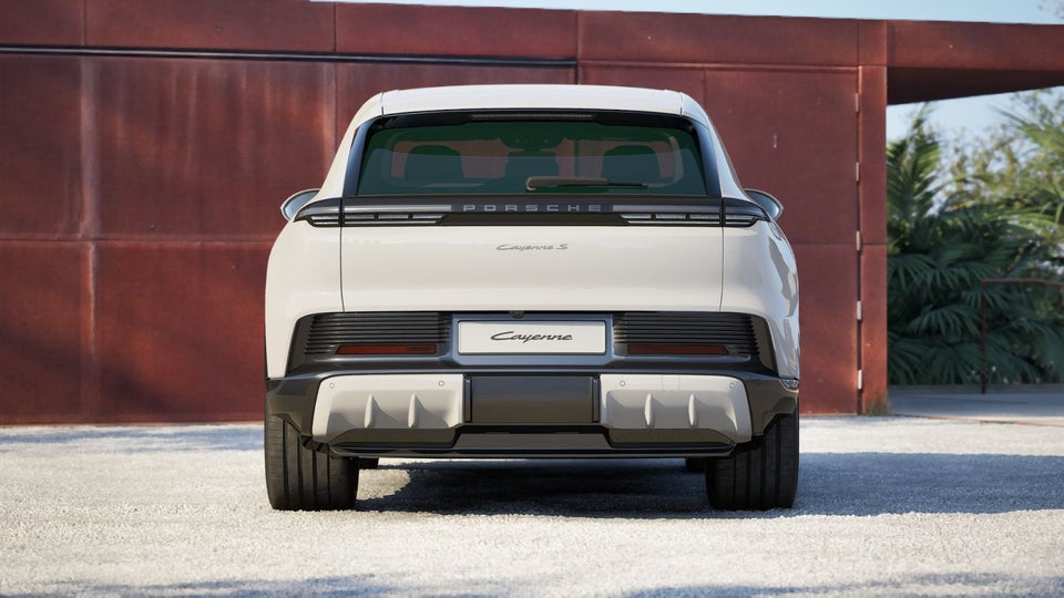 Porsche Cayenne S Electric 5d