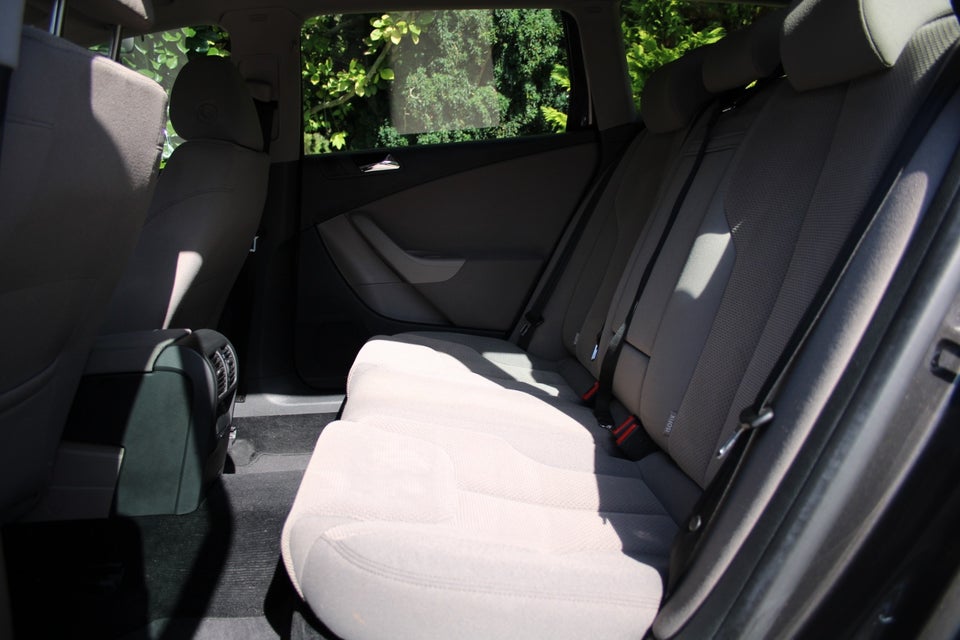 VW Passat 2,0 TDi 140 Comfortline Variant DSG 5d