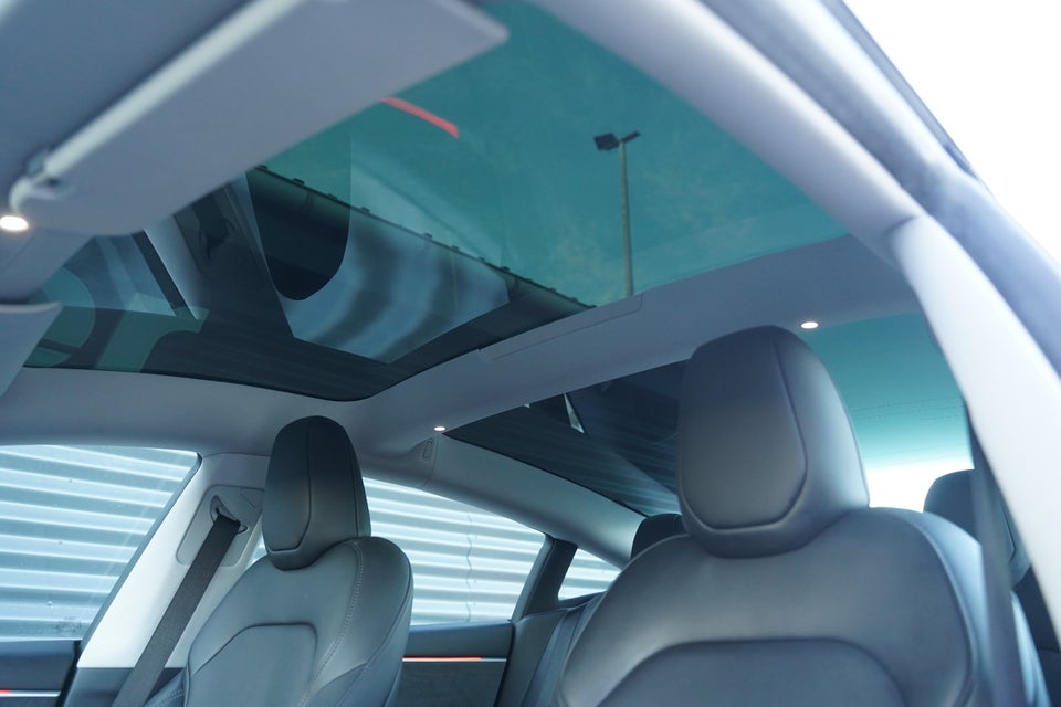 Tesla Model 3 Long Range AWD 4d