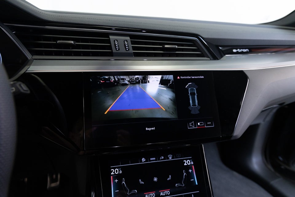 Audi Q8 e-tron 55 S-line quattro 5d