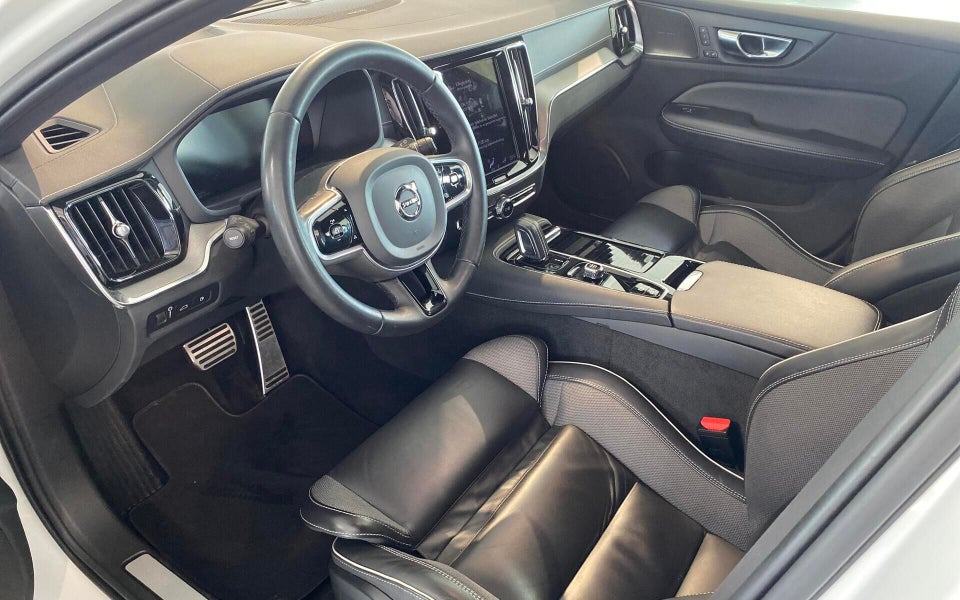 Volvo V60 2,0 T8 ReCharge R-Design aut. AWD 5d