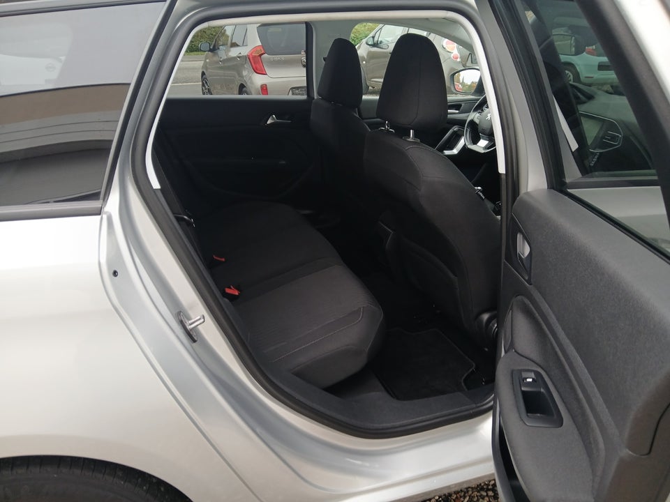 Peugeot 308 1,2 e-THP 110 Active SW 5d