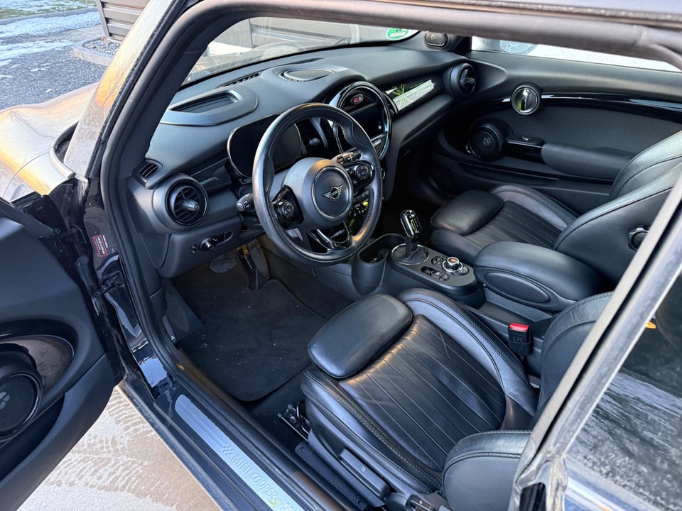 MINI Cooper SE Maximise 3d