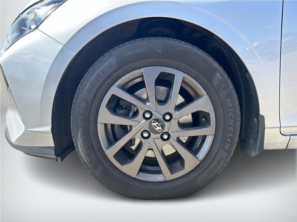 Hyundai i20 1,0 T-GDi Essential DCT 5d
