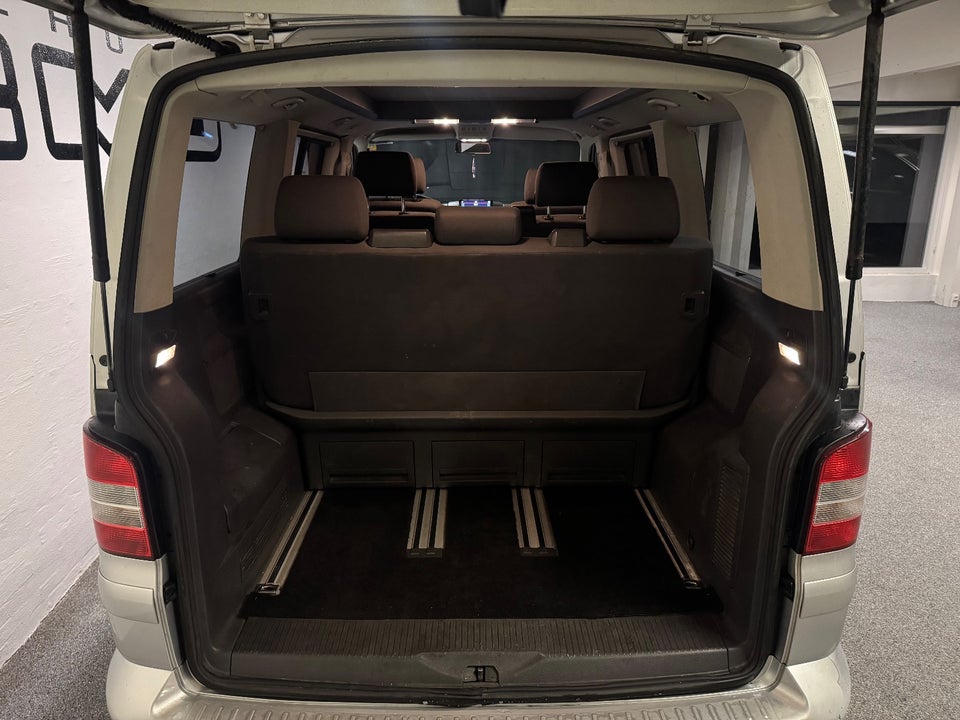 VW Multivan 2,5 TDi 130 Basis 7prs 5d