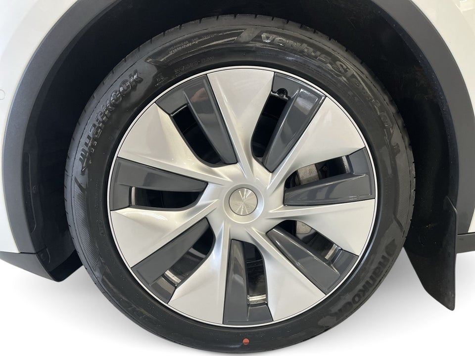 Tesla Model Y Long Range AWD 5d