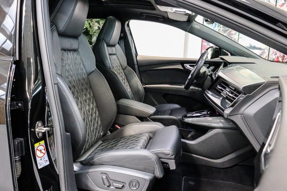 Audi Q4 e-tron 40 S-line 5d