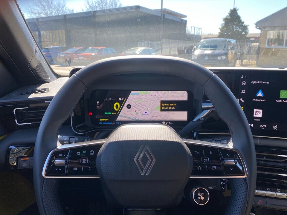 Renault 5 E-Tech 52 Iconic 5d