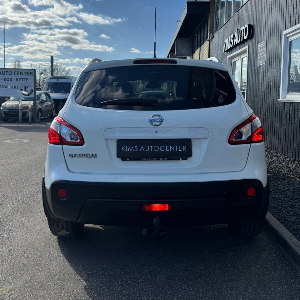 Nissan Qashqai 2,0 Acenta CVT 5d