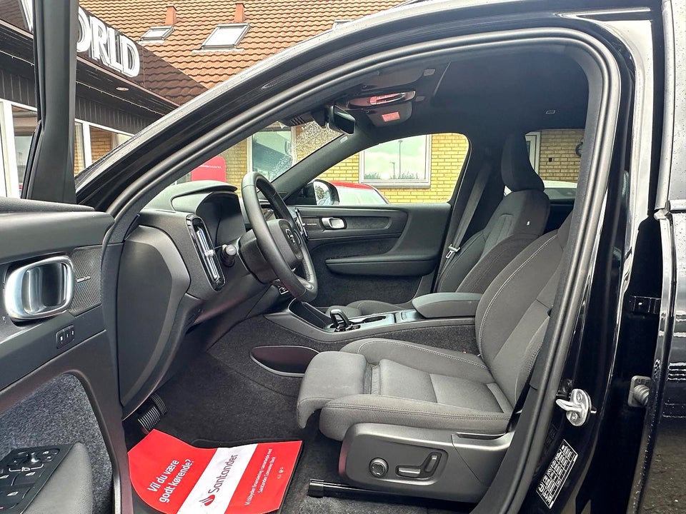 Volvo EX40 Extended Range Black Edition 5d