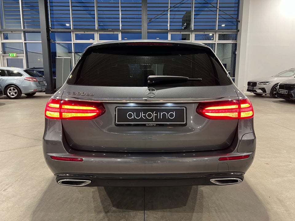 Mercedes E300 de 2,0 Advantage stc. aut. 5d