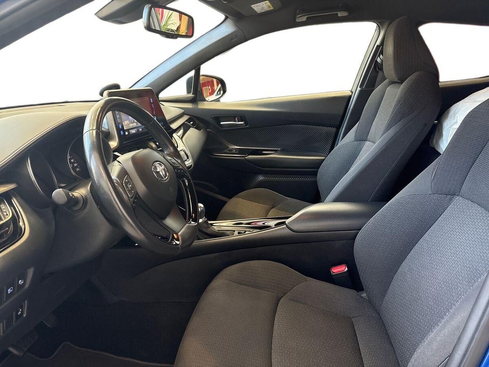 Toyota C-HR 1,8 Hybrid Premium Selected CVT 5d
