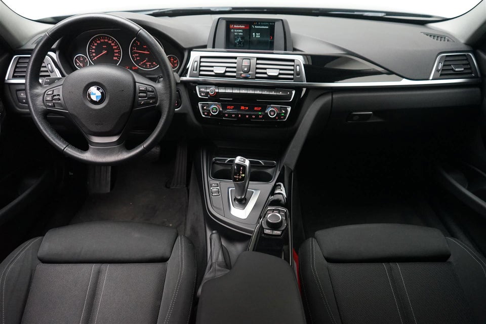 BMW 320i 2,0 Touring Executive aut. 5d