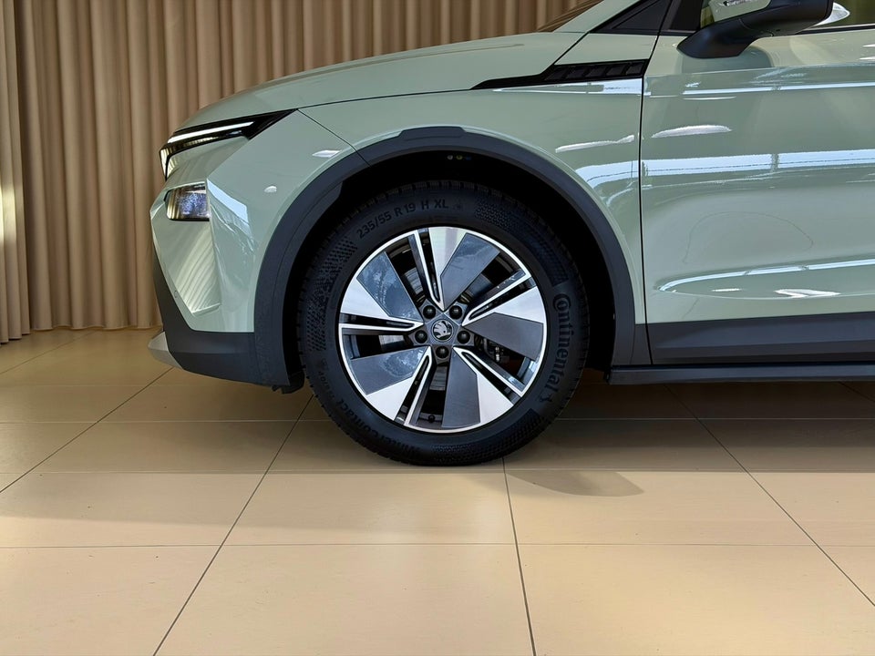 Skoda Elroq 60 iV Loft 5d