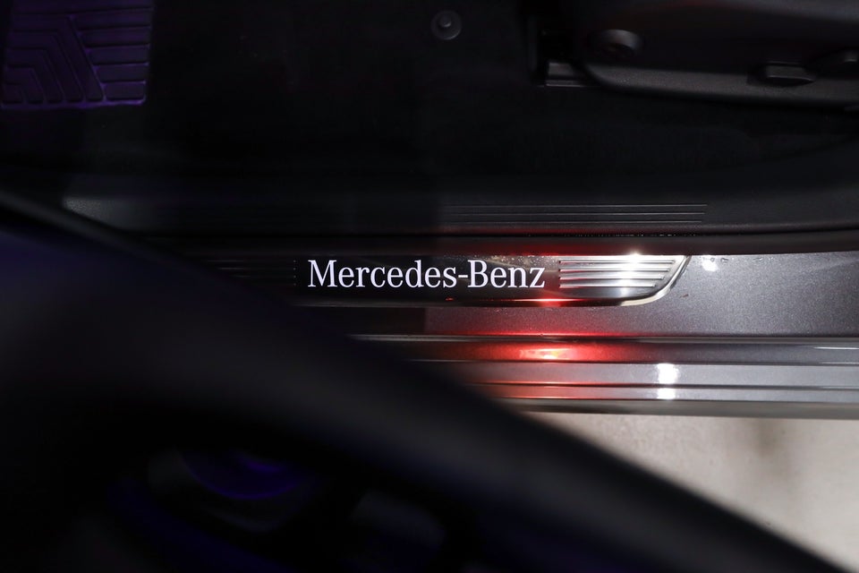 Mercedes E300 de 2,0 AMG Line stc. aut. 5d