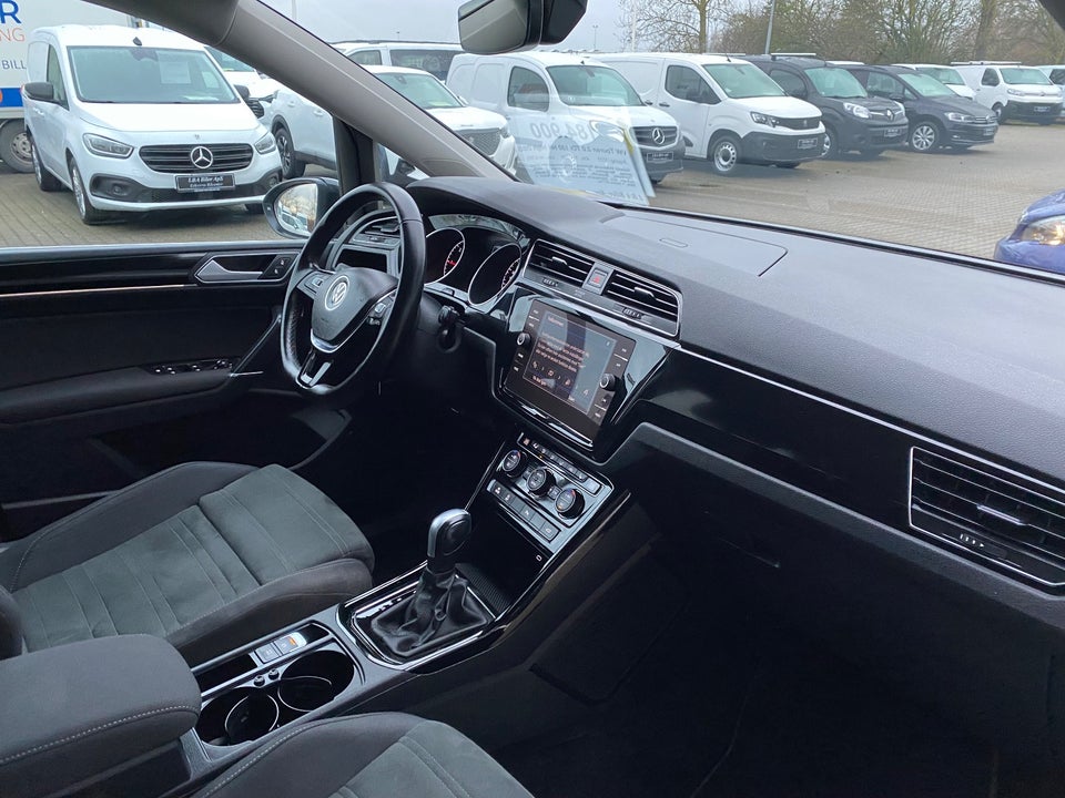 VW Touran 2,0 TDi 150 Highline+ DSG Van 5d