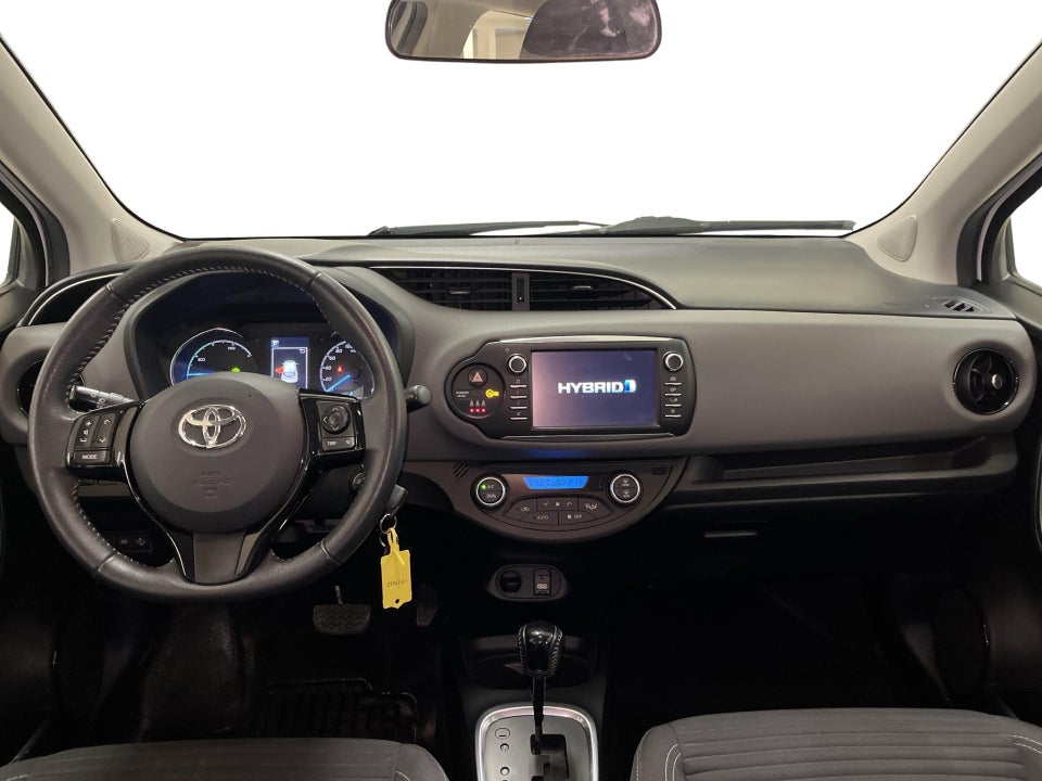 Toyota Yaris 1,5 Hybrid H1 e-CVT 5d