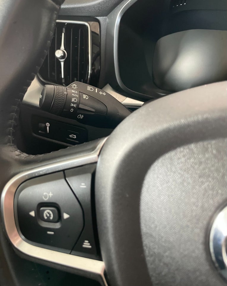 Volvo XC60 2,0 T4 190 Momentum aut. 5d