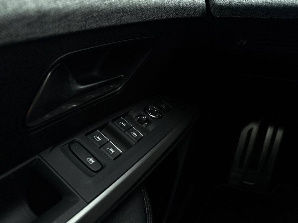 Peugeot e-5008 77 GT 7prs 5d