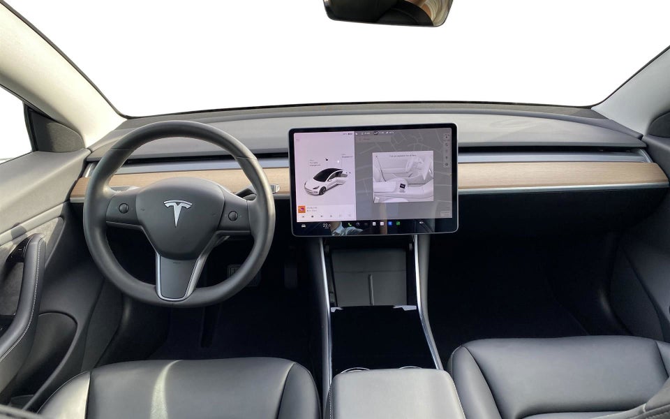 Tesla Model 3 Long Range AWD 4d