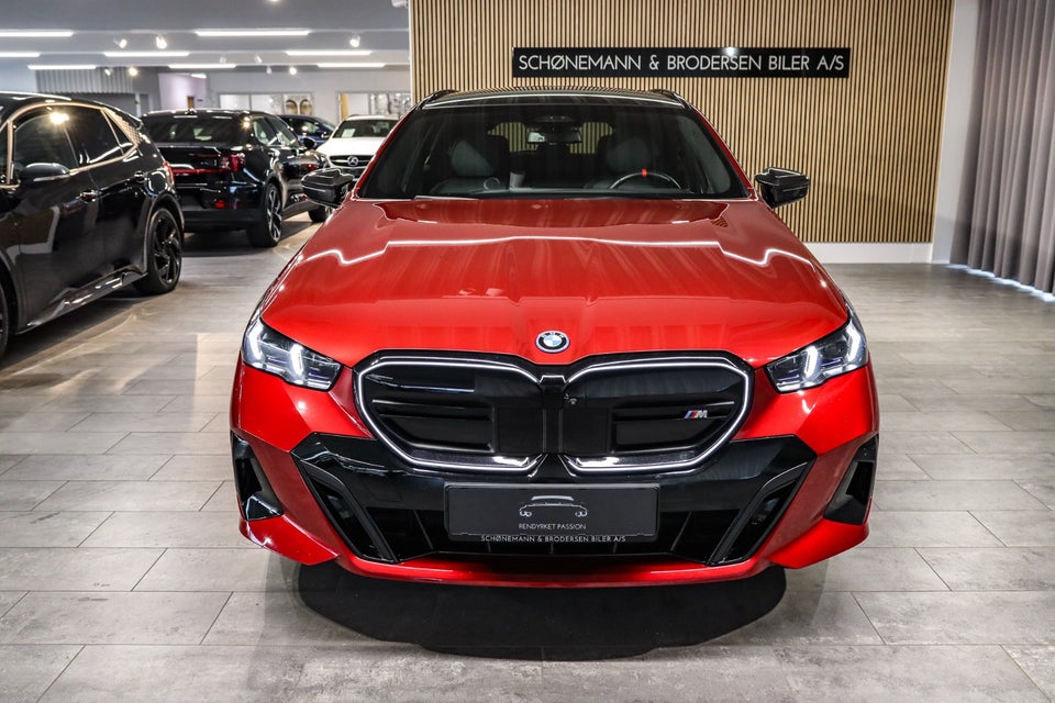 BMW i5 M60 Touring xDrive 5d