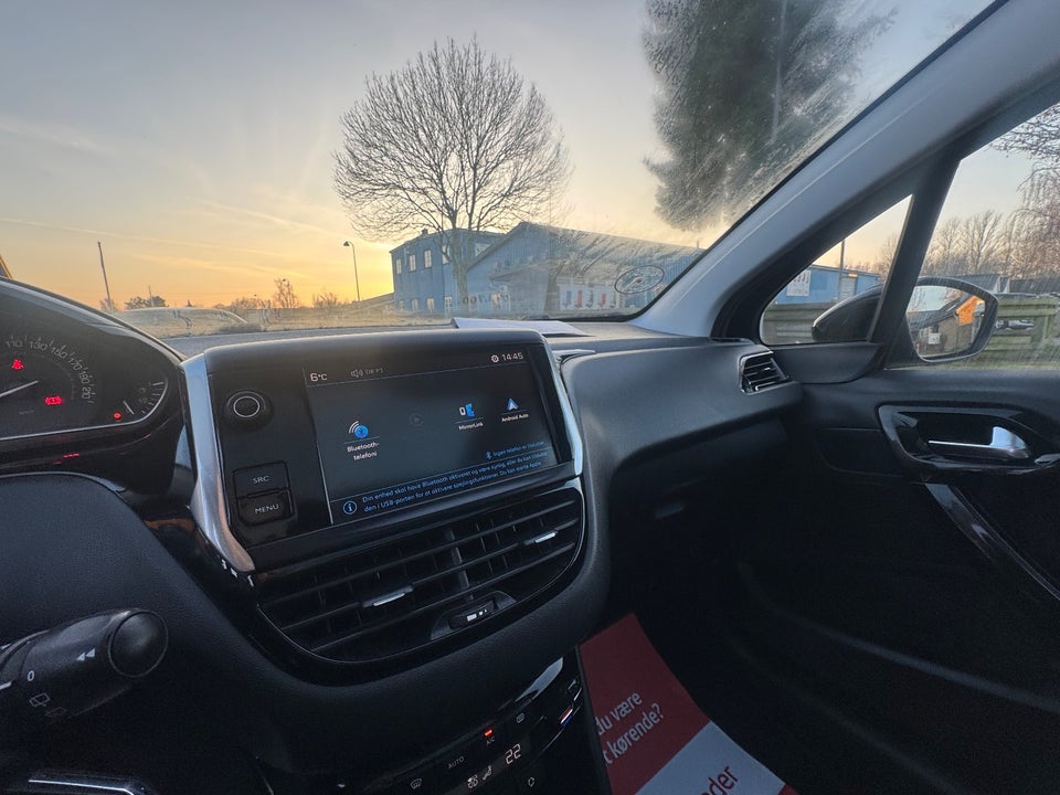 Peugeot 208 1,6 BlueHDi 100 Envy Sky 5d