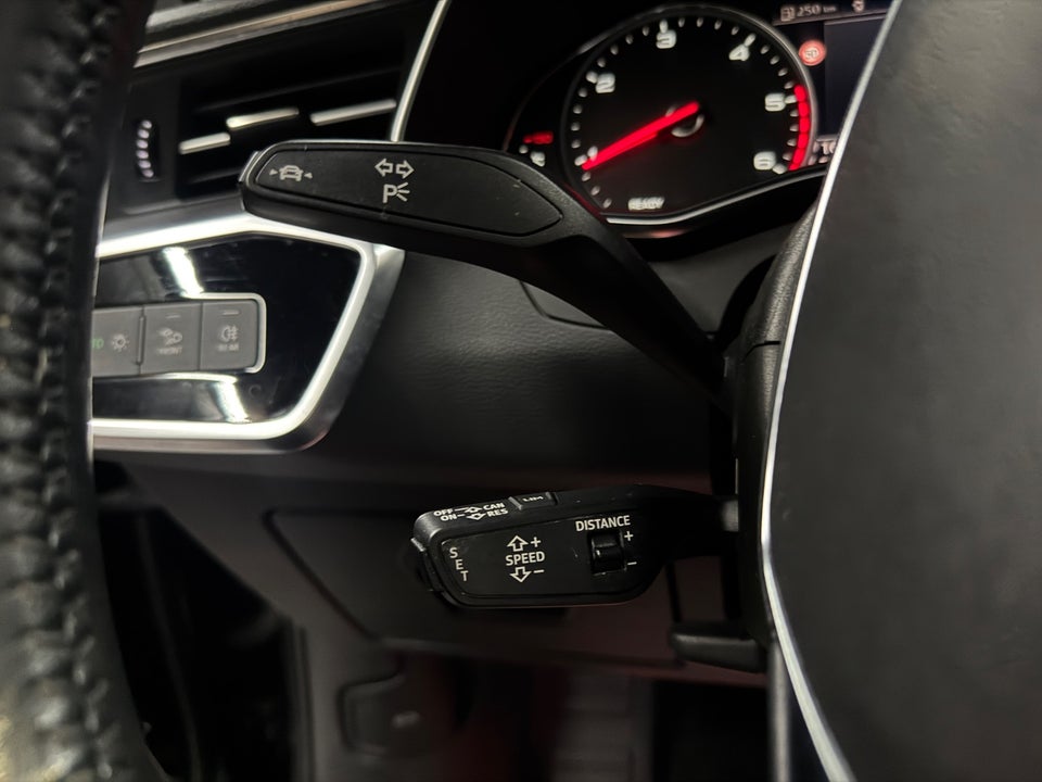 Audi A6 40 TDi Sport Avant S-tr. 5d