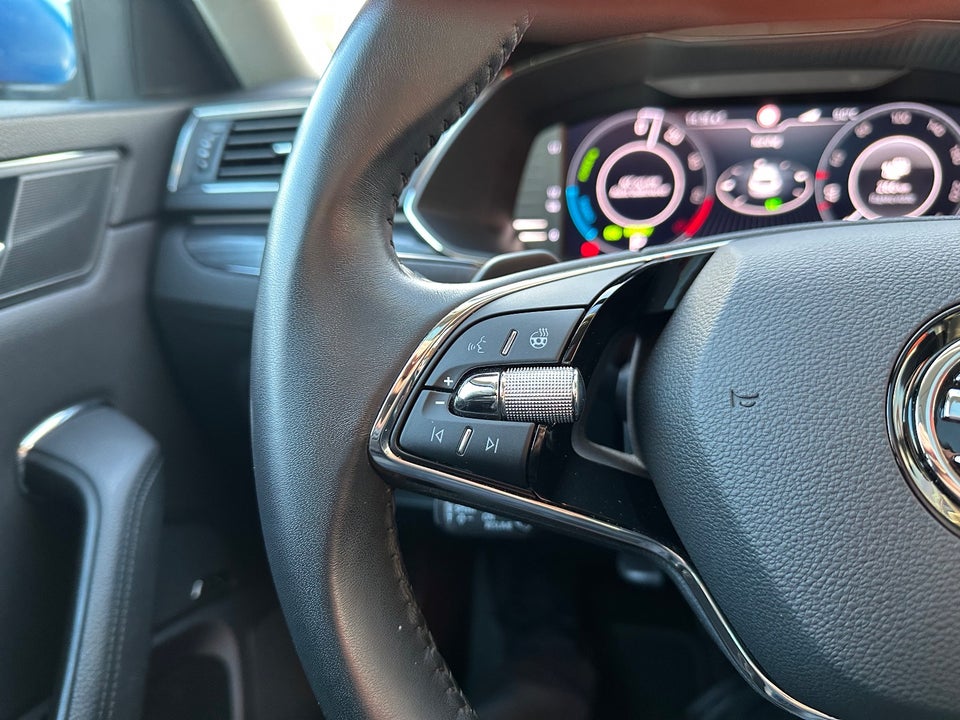 Skoda Superb 1,4 TSi iV Business Executive Combi DSG 5d