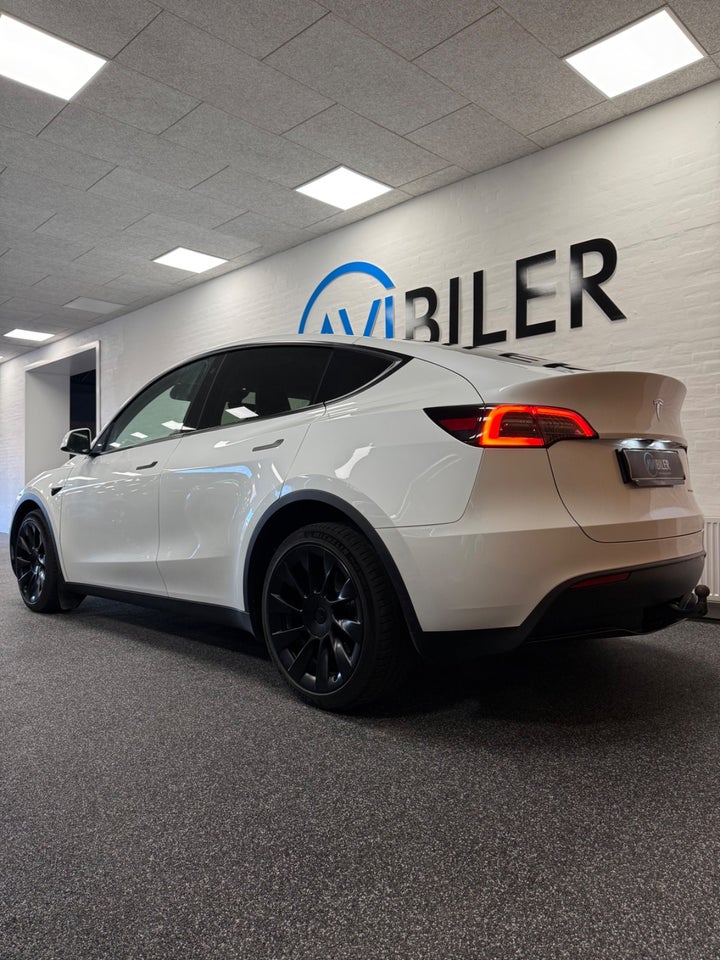 Tesla Model Y Long Range AWD 5d