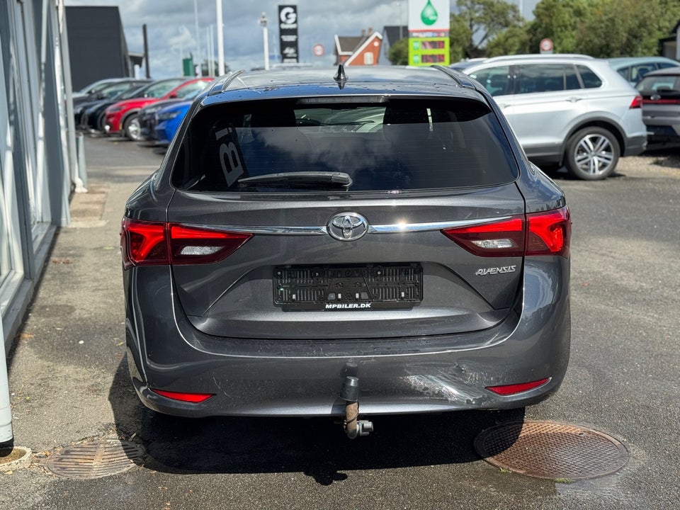 Toyota Avensis 1,8 VVT-i T2 Premium Touring Sports MDS 5d
