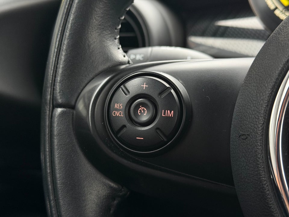 MINI Cooper SE Trim L 3d