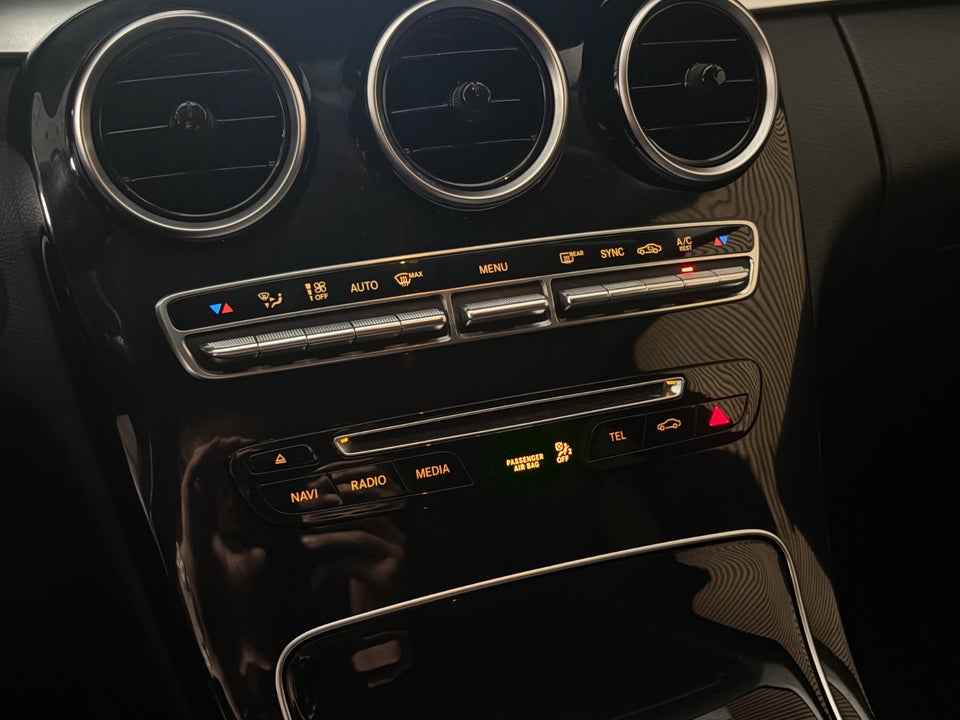 Mercedes C220 d 2,2 AMG Line stc. aut. 5d