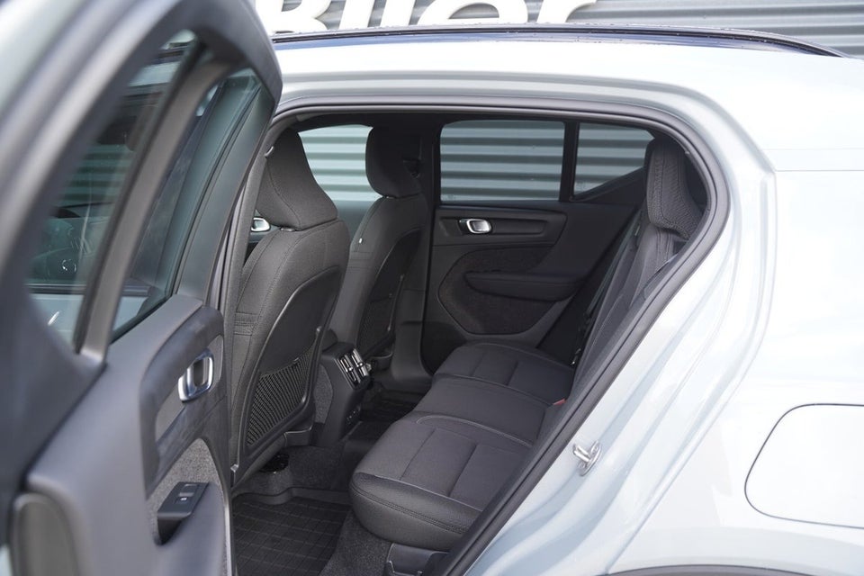 Volvo EX40 Twin Performance Plus 5d