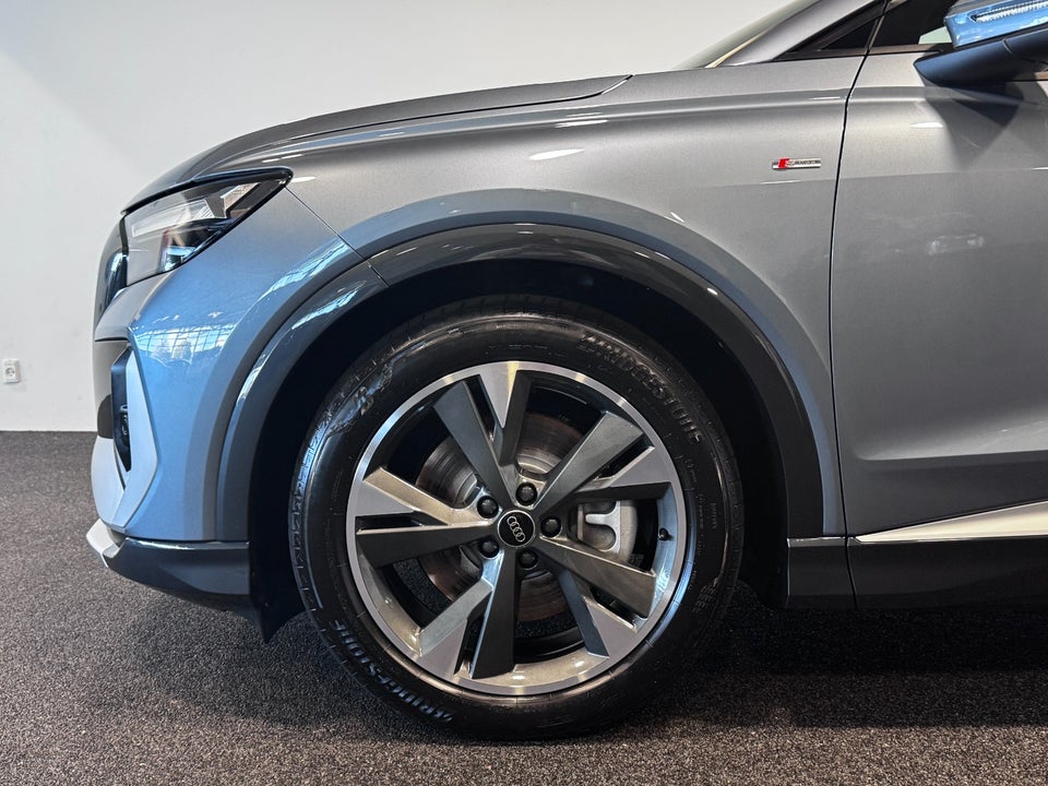 Audi Q4 e-tron 45 S-line quattro 5d