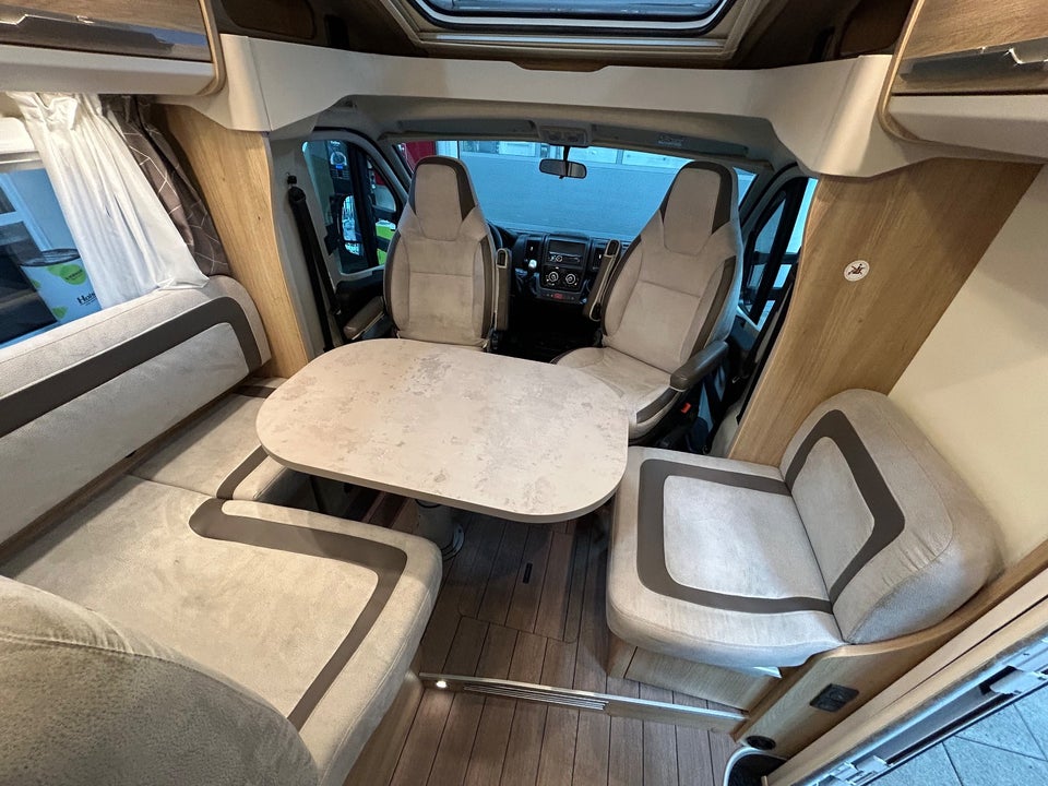 Knaus Sky 2,3 Ti 700 MEB aut. 2d