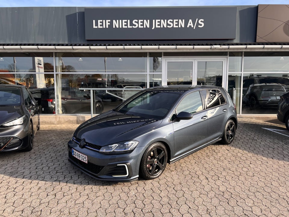 VW Golf VII 1,4 GTE DSG 5d