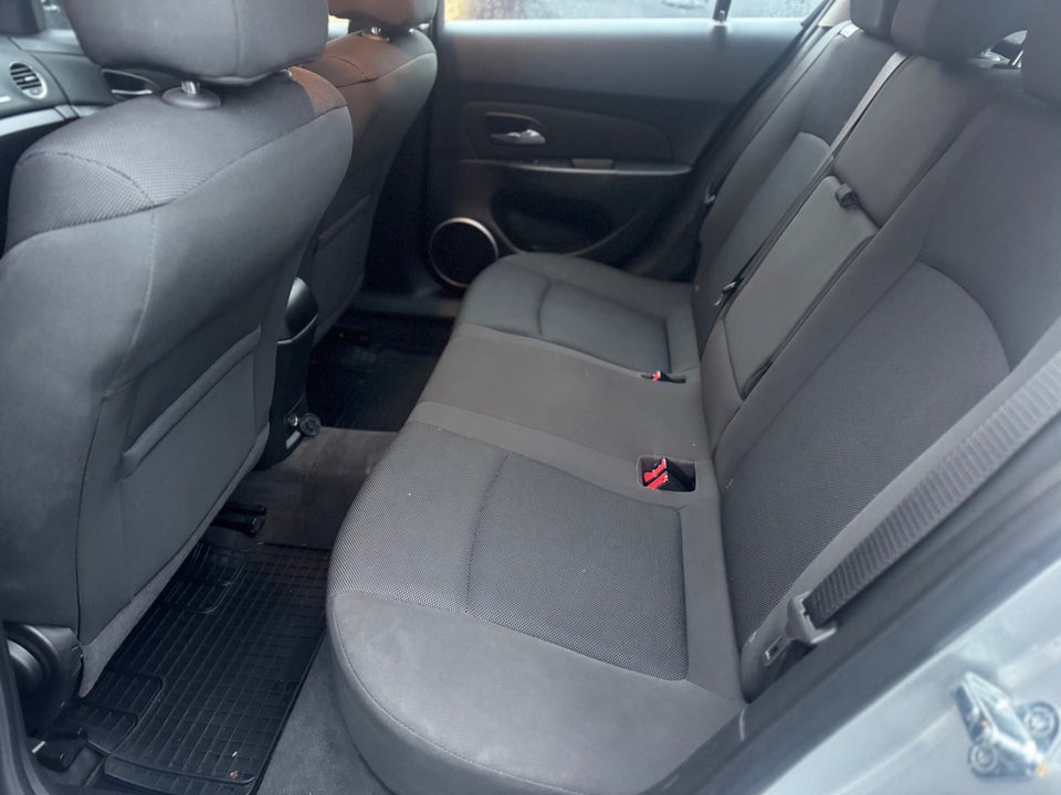 Chevrolet Cruze 1,8 LT 5d