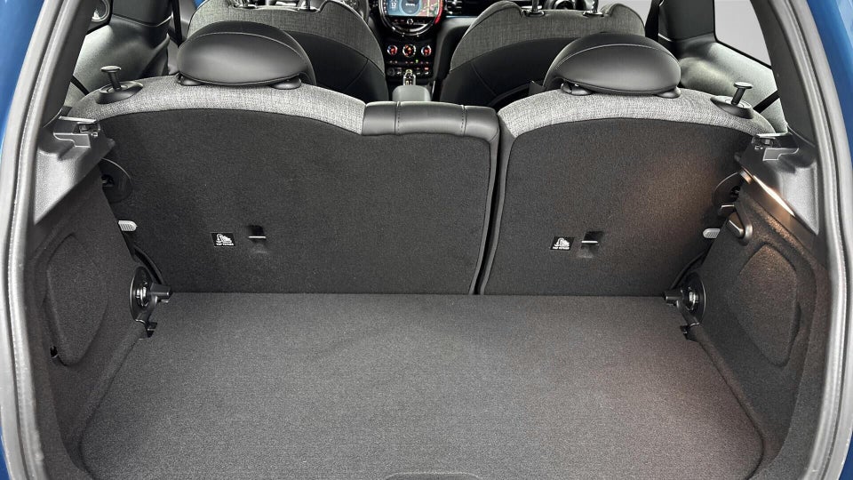 MINI Cooper SE Classic Trim 3d