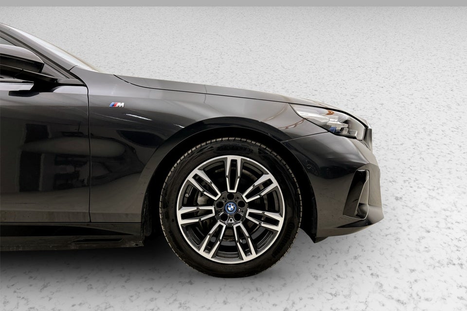 BMW i5 eDrive40 M-Sport 4d