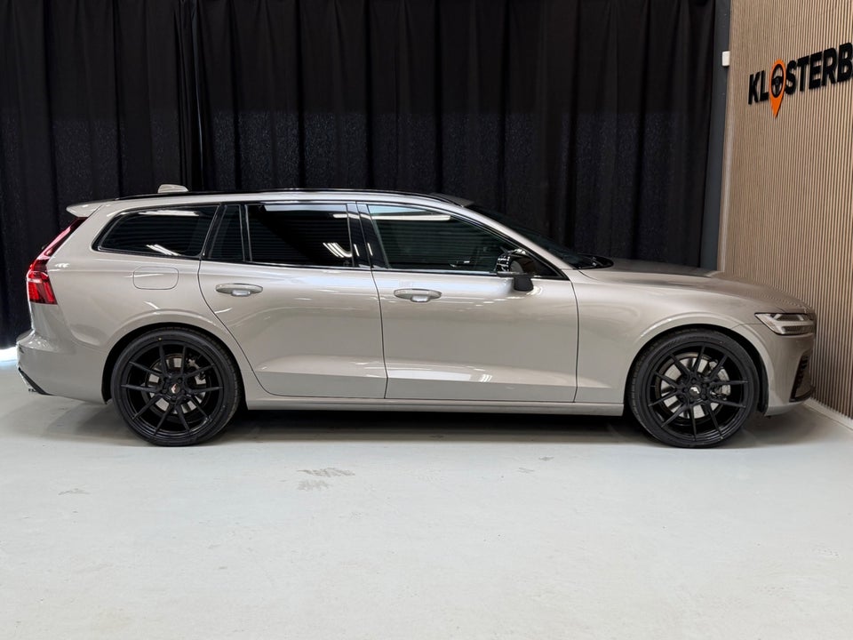 Volvo V60 2,0 T6 ReCharge R-Design aut. AWD 5d