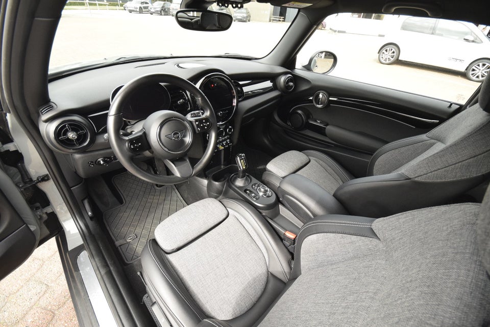 MINI Cooper SE Classic Trim 3d