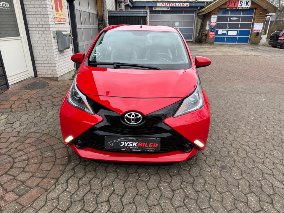 Toyota Aygo 1,0 VVT-i x-play 5d