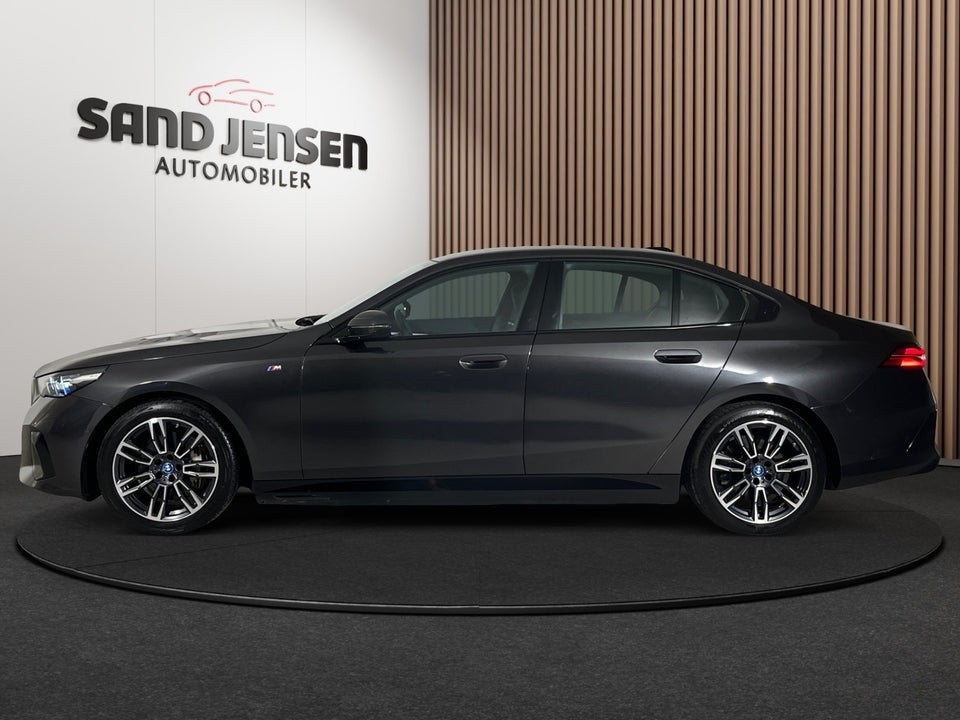 BMW i5 eDrive40 M-Sport 4d
