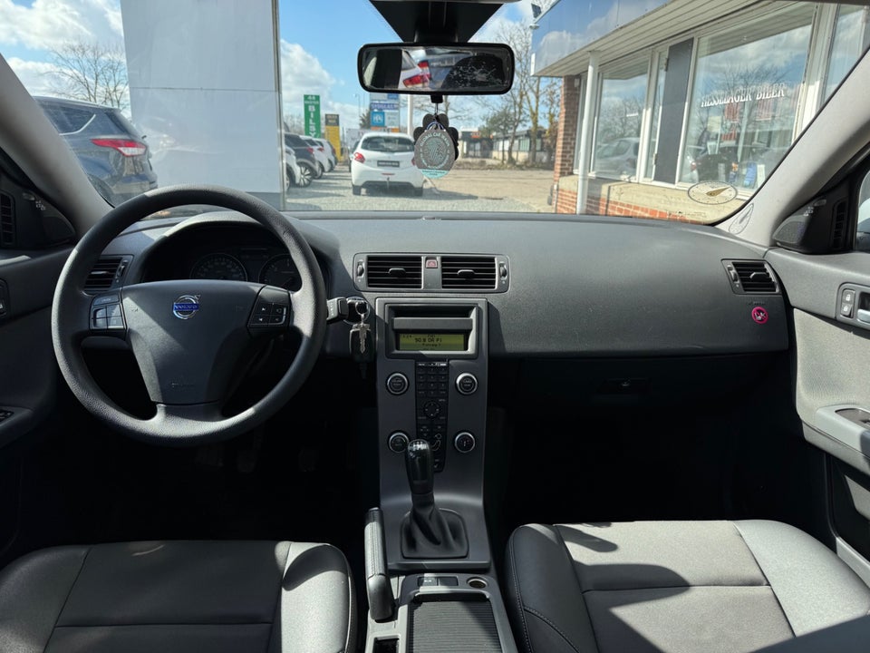 Volvo S40 1,6 D Momentum 4d